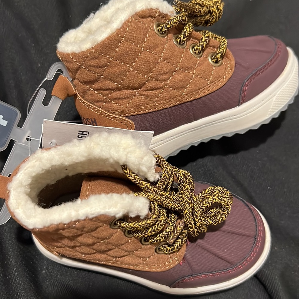 Toddler size 4 NWT OSHKOSH snow boots